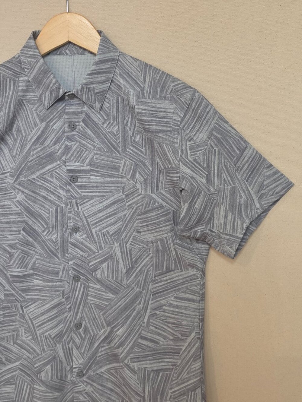 Lululemon Athletica Airing Easy Short Sleeve Shirt M